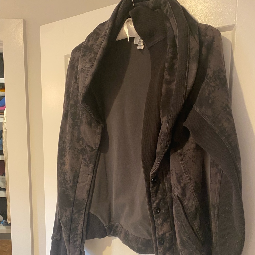 Lululemon size 8 jacket